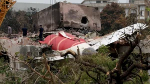 Air India crash report A new investigation into the deadly Air India Dreamliner crash reveals both engines shut down seconds after takeoff due to sudden fuel cutoff. No early signs of sabotage were found.